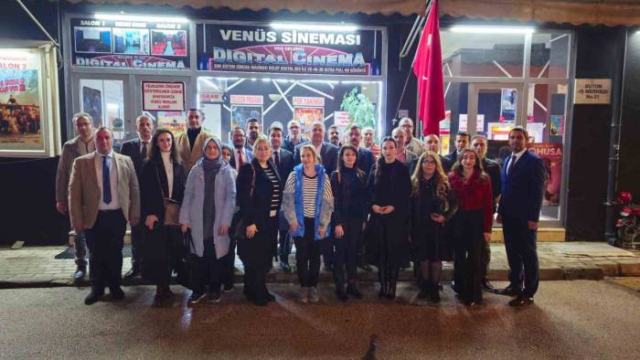 Gemlik’te Şehit Öğretmen Şenay Aybüke Yalçın’ın Hayatı Beyaz Perdeye Yansıtıldı