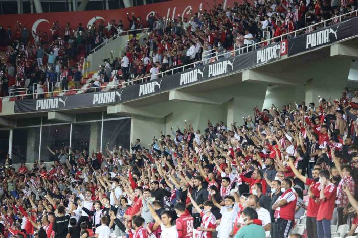 Sivasspor - Galatasaray Maçının Biletleri Satışa Çıktı