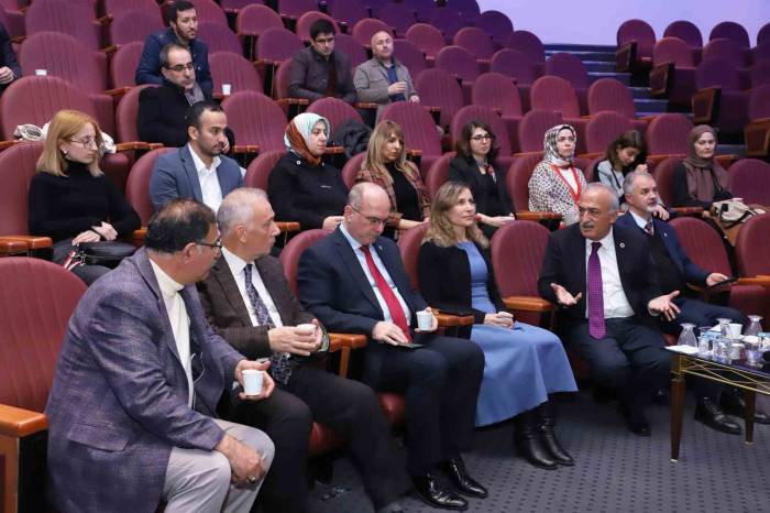Atatürk Üniversitesi’nde Akademik İzleme Ve Değerlendirme Toplantıları