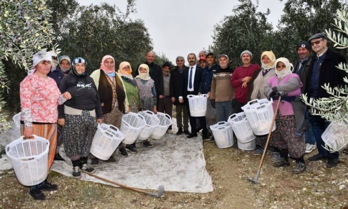 Büyükşehir’den Üreticilere Koruyucu Malzeme Desteği