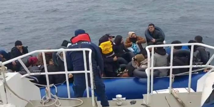 Ayvalık Açıklarında 91 Düzensiz Göçmen Yakalandı Geri İtilen 38 Düzensiz Göçmen İse Kurtarıldı