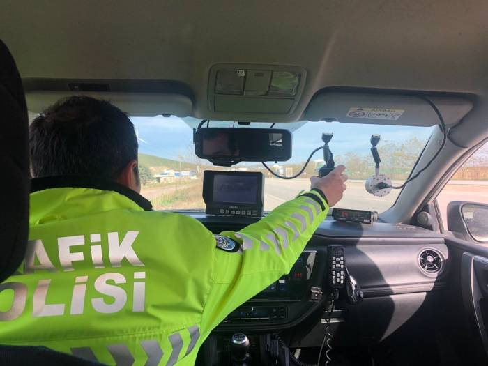 Başkasına Ait Ehliyet Kullanan 8 Sürücünün Belgesi İptal Edildi