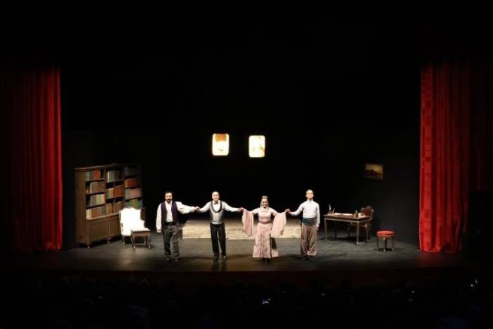 Devlet Tiyatroları Geri Döndü