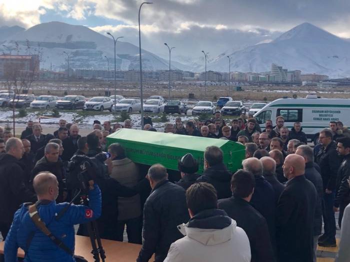 Kalp Krizi Sonucu Hayatını Kaybeden Akademisyen İçin Tören Düzenlendi