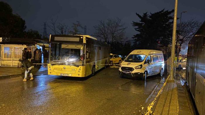 Kayan İett Otobüsünü Durdurmaya Çalışan Şoför Ezilerek Ağır Yaralandı