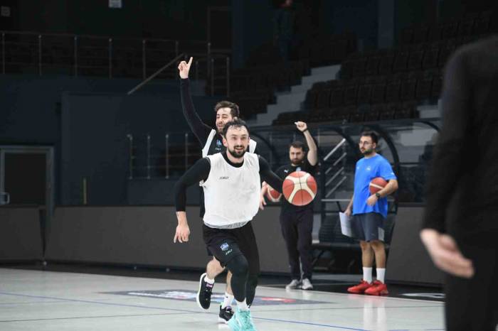 Çayırova Belediyesi’nin Rakibi Bornova Belediye Ksk