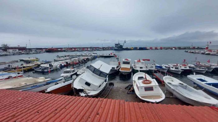 Marmara’da Deniz Ulaşımına Poyraz Engeli