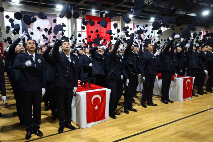 Adana’da 750 Polis Adayı Mezun Oldu
