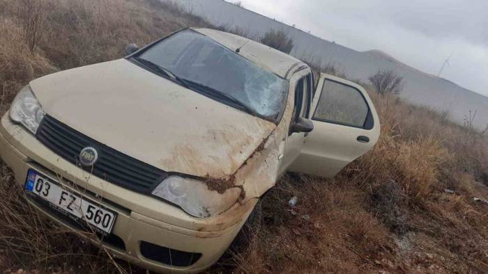Takla Atan Otomobilde 2 Kişi Yaralandı