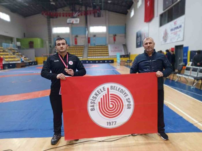 Güreşçi Berat Mut Türkiye Şampiyonasına Katılacak