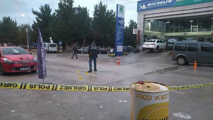 Silahlı Saldırıdan İş Yerine Sığınarak Kurtuldu