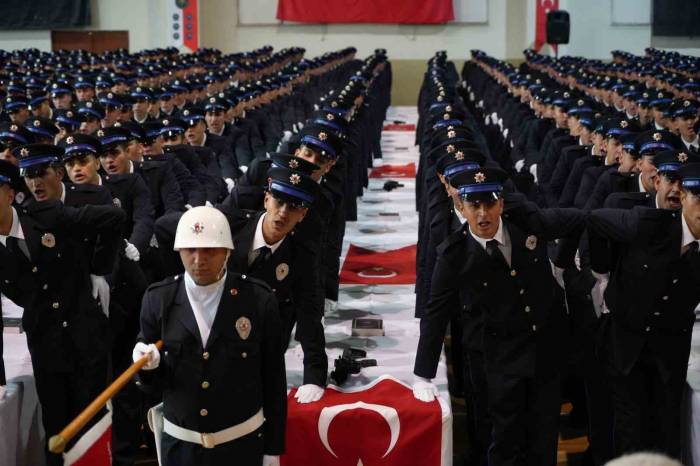 Erzincan Pomem’de Mezuniyet Coşkusu