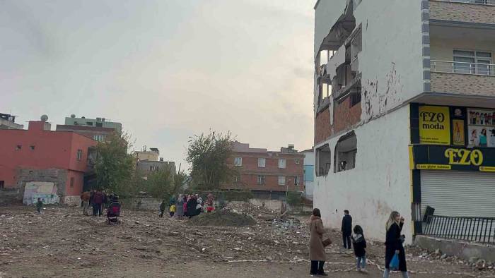 Deprem Değil, Yıkım Ekibi Mağdur Etti, Mağdurlar Muhatap Arıyor