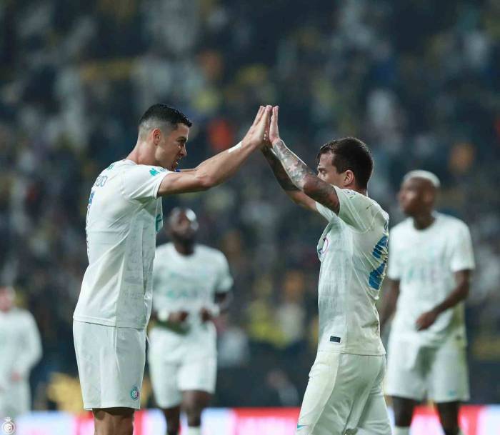 Cristiano Ronaldo 1200. Maçında 868. Golünü Attı