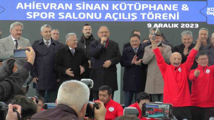 Başkan Çolakbayrakdar, “İnsanların Mutlu Yaşayabileceği Bir Kocasinan İnşa Ediyoruz”