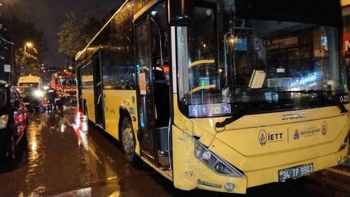 Pendik’te İett Otobüsü Araca Çarptı: 1 Yaralı