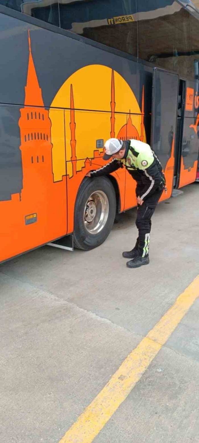 Yolcu Taşıyan Araçlara Lastik Denetimi