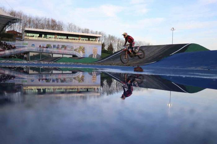 Enduro Yarışları Nefes Kesen Görüntülere Sahne Oldu