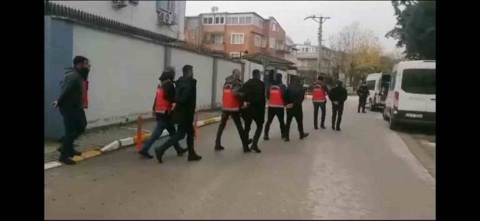 Balıkesir’de 6 Aranan Şahıs Yakalandı