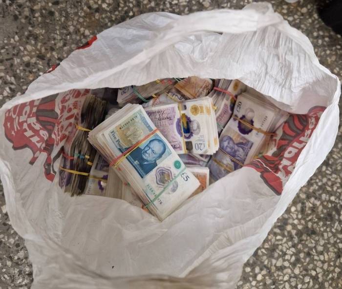 Türkiye’ye Giriş Yapmak İsteyen Araçlarda Beyan Edilmeyen 15 Milyon Euro Ele Geçirildi