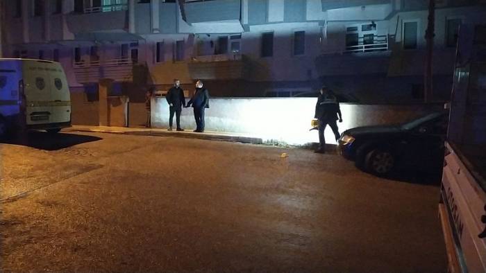 Çorum’da Otomobil İle Geldikleri Evi Kurşunladılar
