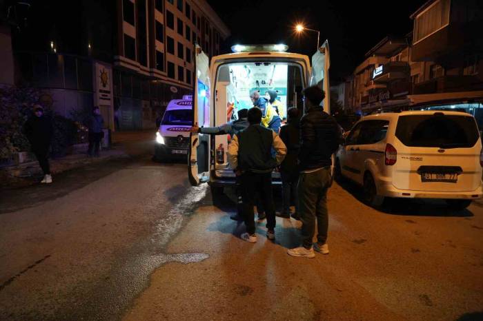 Edirne’de Yayaya Çarpmamak İçin Manevra Yapan Motokurye Yaralandı