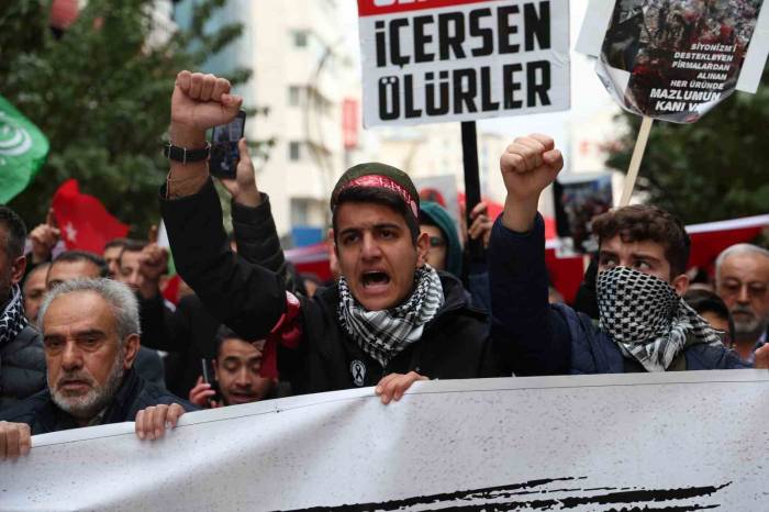 Elazığ’da Binlerce Kişi Filistin İçin Yürüdü