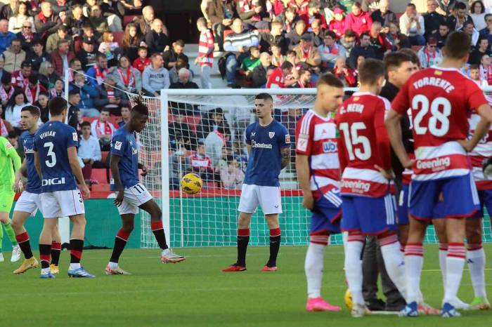 Granada - Athletic Bilbao Maçı, Bir Taraftarın Hayatını Kaybetmesi Nedeniyle Ertelendi