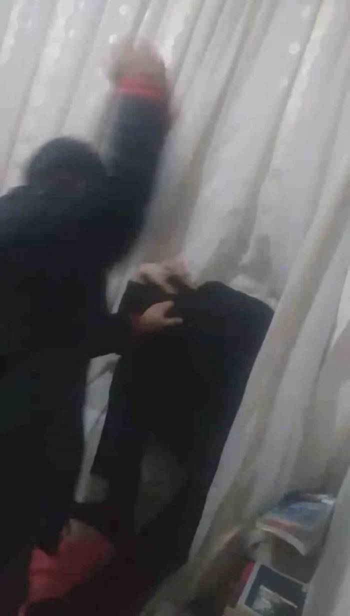 Esenyurt’ta Annesini Darp Eden Şahıs Komşuları Tarafından Dövüldü