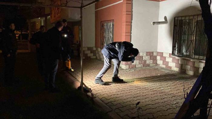 9. Kattan Düşen 17 Yaşındaki Kız Hayatını Kaybetti