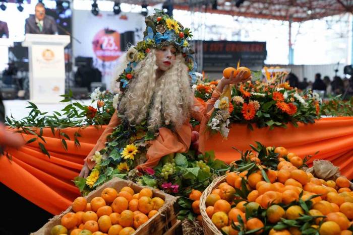 Seferihisar’da 23’üncü Mandalina Şenliği Düzenlendi
