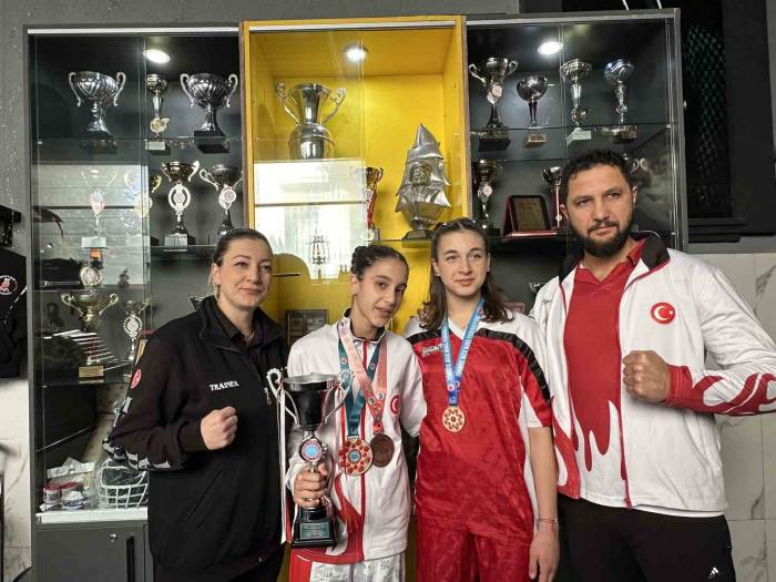 Şampiyon Babanın Şampiyon Kızları Dünya Kupası Yolunda