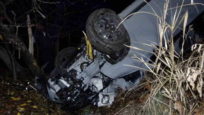 Şarampole Devrilen Araçta 4 Kişi Yaralandı