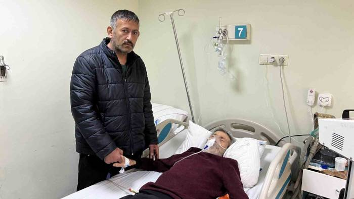Evlatları Bakmayı Reddetti, Hastanede Yatan Eski Kayınpederinin Yanından Ayrılmıyor