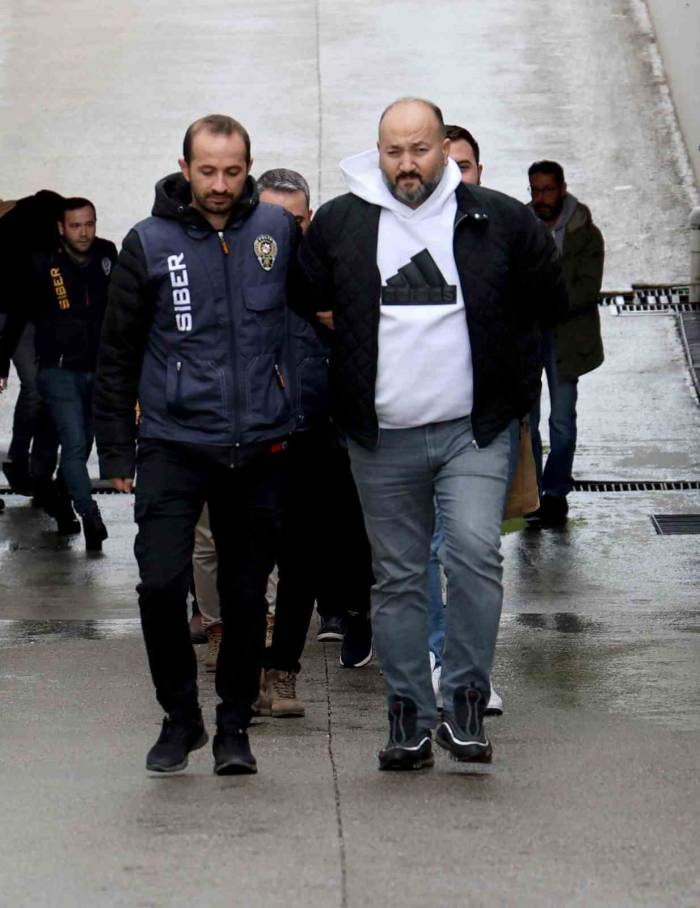 Adana’da 150 Milyon Tl Vurgun Yapan ‘Sazan Sarmalı’ Çetesi Çökertildi