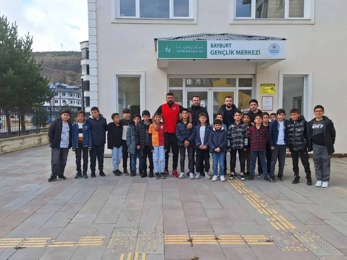 Bayburt’ta ’çevreme Duyarlıyım Değerlerime Sahip Çıkıyorum’ Projesiyle Öğrenciler Keyifli Vakit Geçirdiler