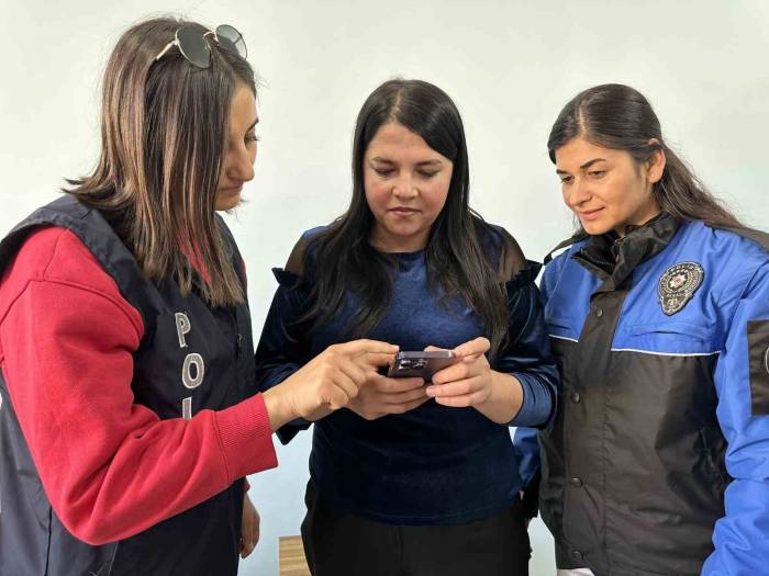 Yüksekova’da Kadınlar Kades’le Güvende Olacak