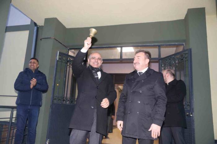 Atatürk Lisesi’nde İlk Zili Başkan Söğüt Çaldı