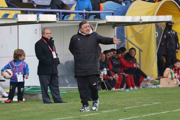 Yılmaz Vural Yönetimindeki Menemen Fk, Kazanmaya Devam Ediyor