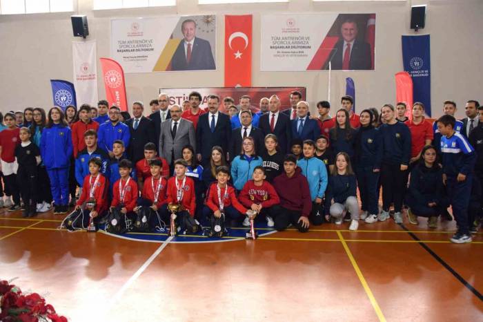 Balıkesir’de Spora Ve Sporcuya Tam Destek