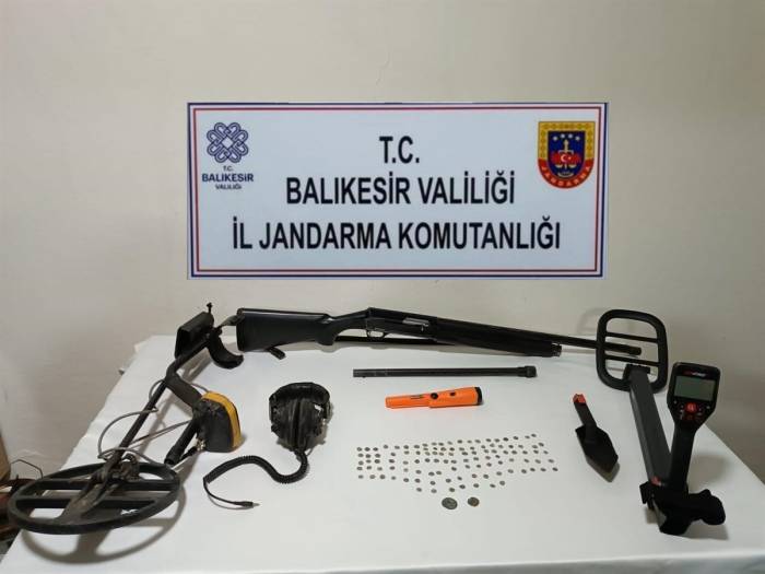 Balıkesir’de 3 Şahsa Tarihi Eser Operasyonu