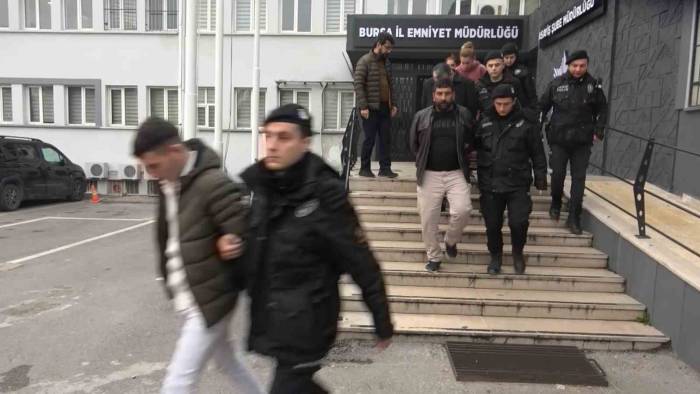 Hırsız Çetesi Aileden 10’u Tutuklandı, 3’ü Adli Kontrolle Serbest Bırakıldı