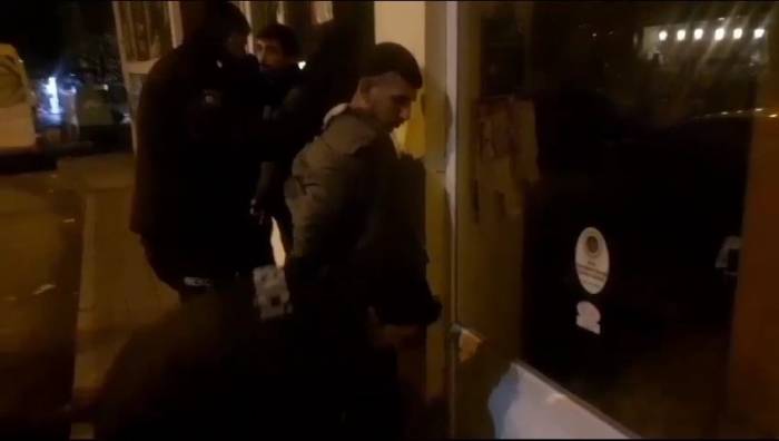 Gece Bekçileri Yabancı Uyruklu Uyuşturucu Satıcısını Suçüstü Yakaladı