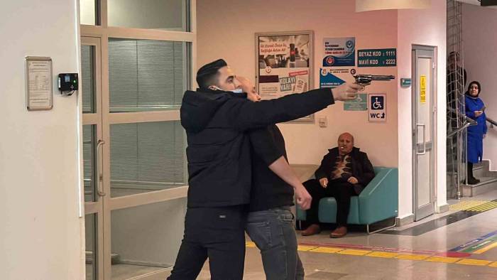 Diş Hastanende Rehine Kurtarma Tatbikatı Gerçeğini Aratmadı