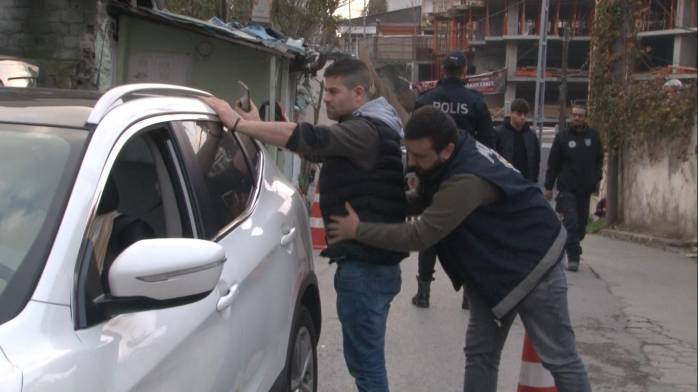 Gaziosmanpaşa’da "Dar Alan" Uygulaması: Aranan 10 Şahıs Yakalandı