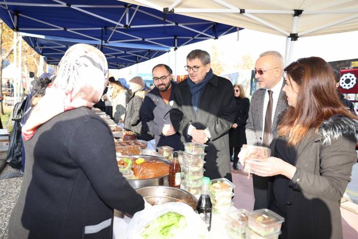 Hayır Çarşısının Geliri Gazze’ye Gidecek