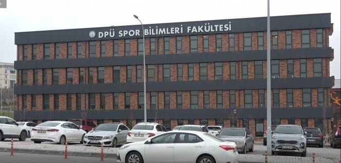 Halil Umut Meler’in Mezun Olduğu Üniversitenin Öğrencileri, Yumruklu Saldırıyı Kınadı