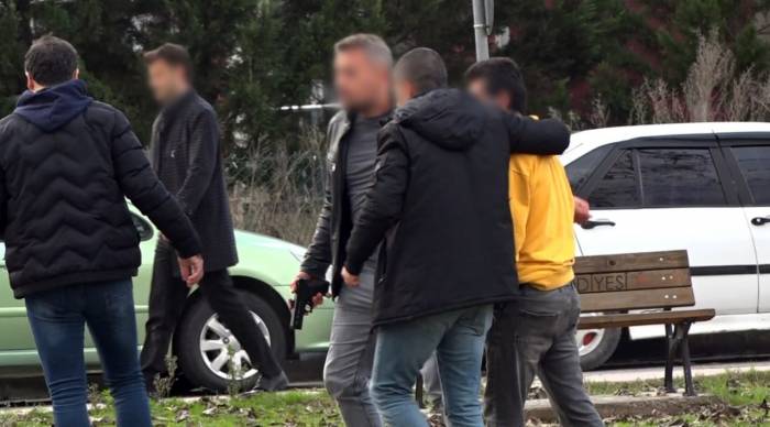 Parkın Ortasında Eski Eşini Silahla Rehin Almıştı, Tutuklandı