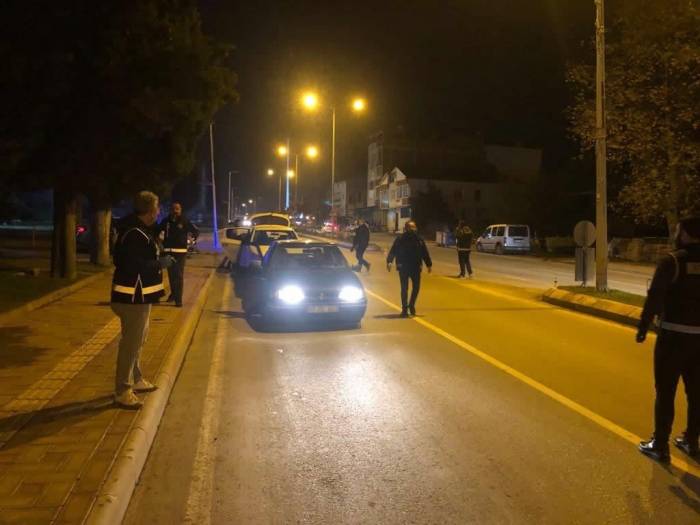 Samsun’da 6 Günde 196 Aranan Şahıs Yakalandı, Çok Sayıda Narkotik Madde Ele Geçirildi