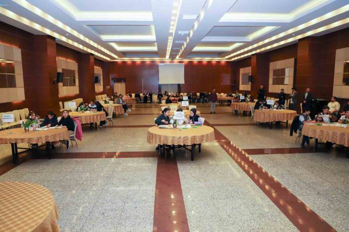 Şehitkamil’deki Ortaokullar Kıyasıya Yarıştı